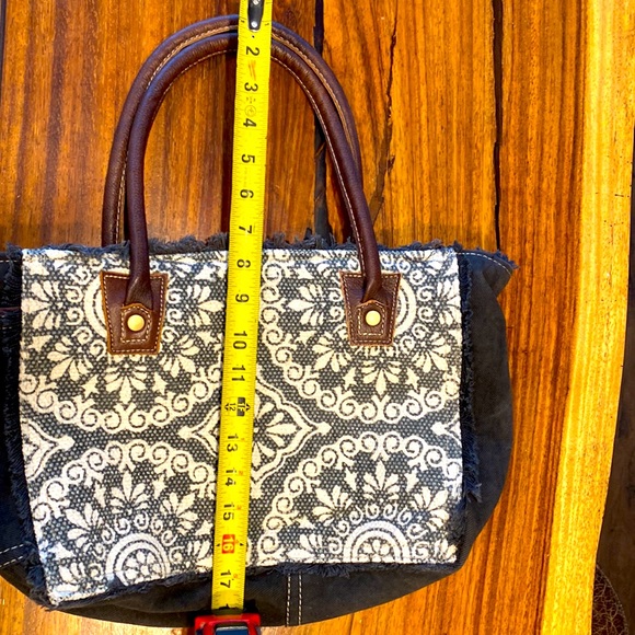 Myra Bag in excellent condition - Picture 7 of 7